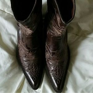 Brown boots size 6